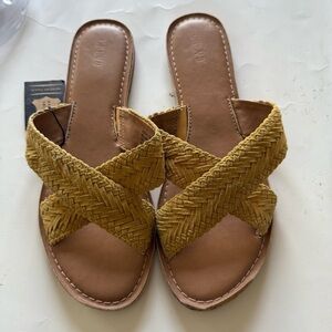 NWT Crevo AUDRA Yellow Women’s size 10 Genuine leather Memory Foam Boho sandals